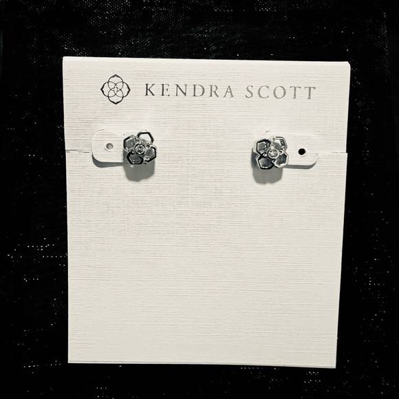 KENDRA SCOTT 🆑 Final Sale Authentic-Lowest Price-No Offers-No Shipping Discount - Picture 8 of 9